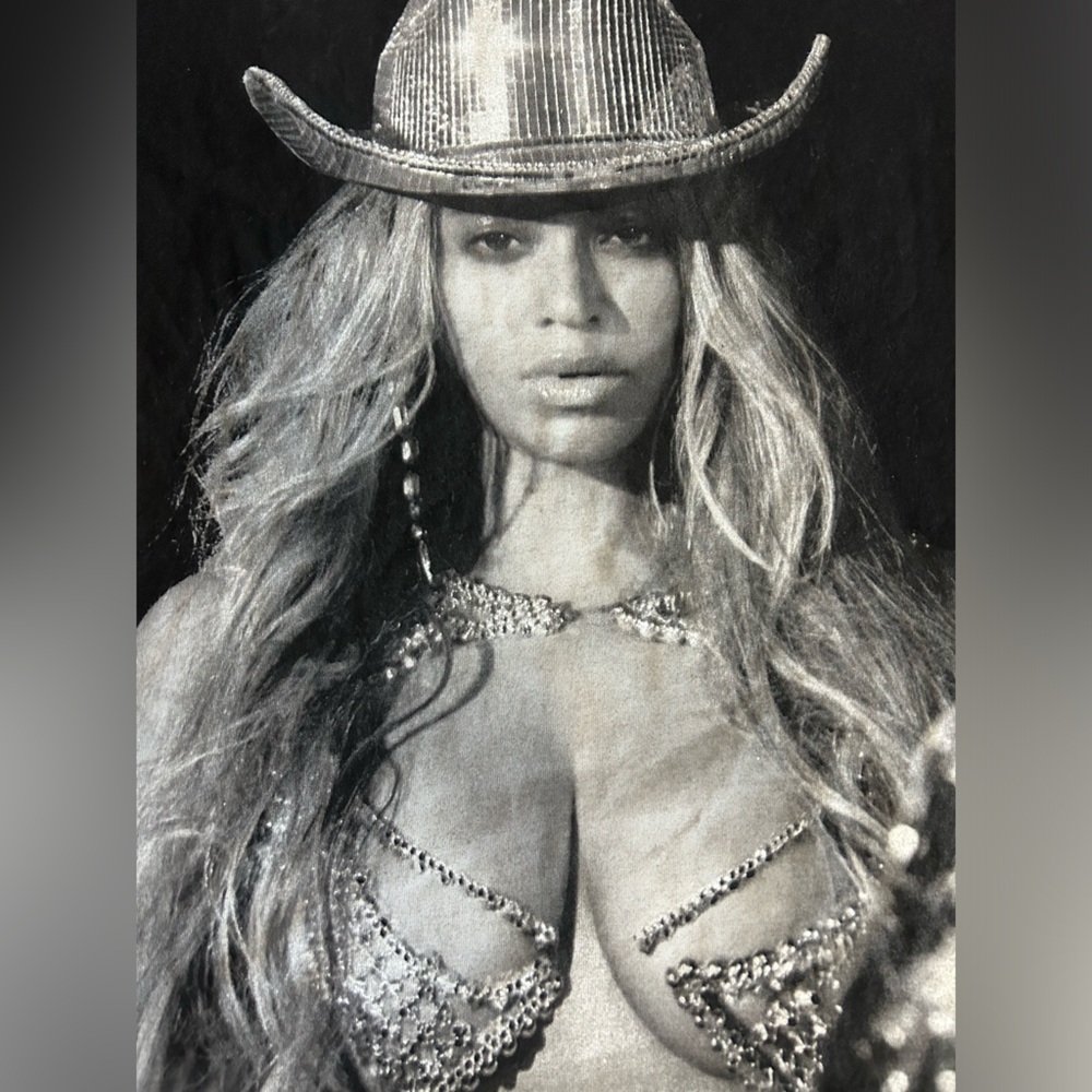Beyonce Renaissance Tour Shirt Cowboy Hat Cowgirl Manufacturer Distressing Large - Picture 6 of 7